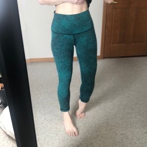 Lululemon Wunder Under crop